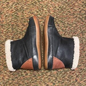 Women's OtzShoes Black & Brown Shearling-Lined Winter Boots